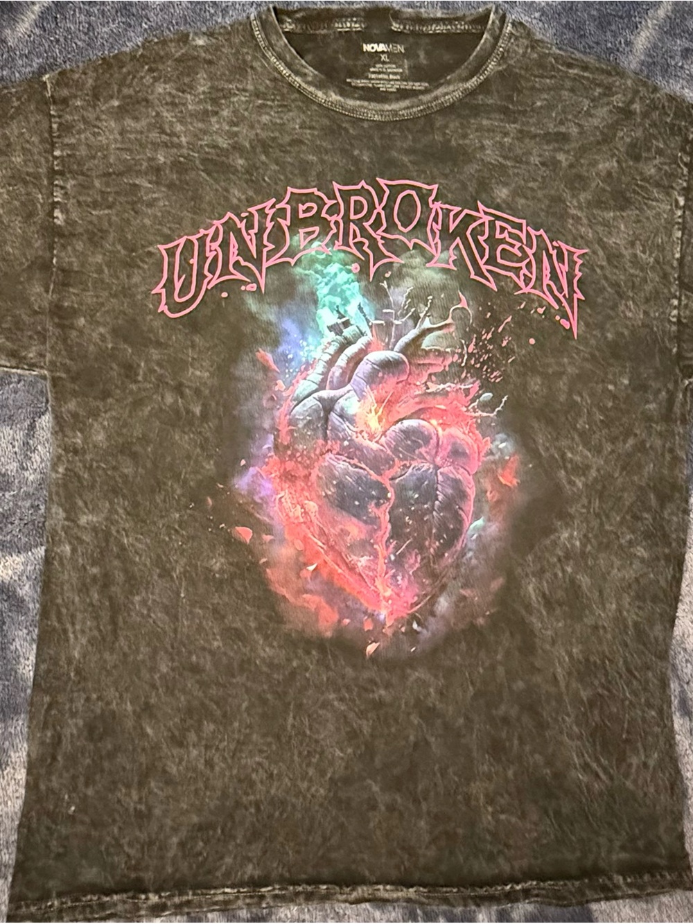 NovaMEN’s Unbroken Men’s XL Black Cotton Knit Heart Graphic Crew Neck T-Shirt